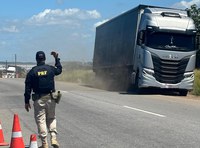 PRF promove Comando de Saúde para caminhoneiros na BR-316, em Ouricuri