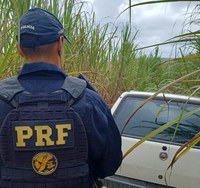Carro roubado durante sequestro é recuperado com apoio de helicóptero da PRF