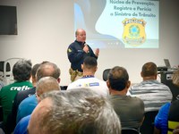 PRF participa de curso para conscientizar motoristas e motoboys em Olinda