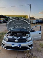 PRF recupera carro furtado e adulterado em Salgueiro