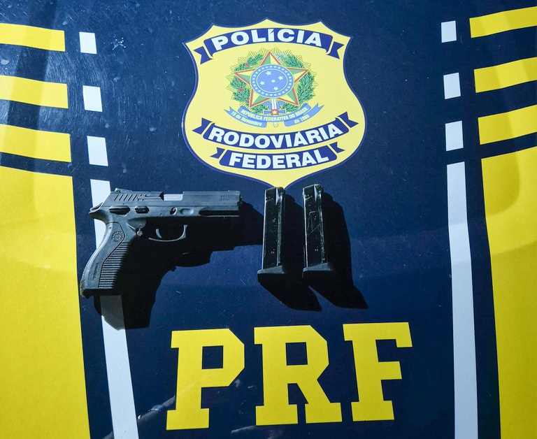 PRF apreende pistola durante fiscalização na BR 428, em Cabrobó