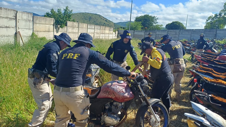 PRF e Detran recuperam 214 veículos durante Operação Pátio Limpo em Pernambuco