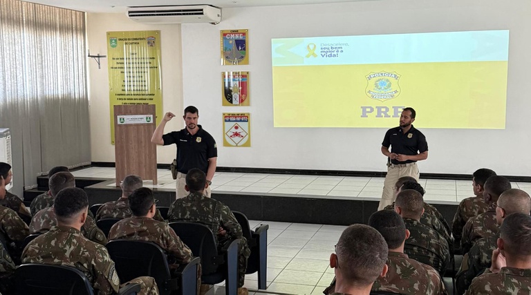PRF realiza palestra sobre direção defensiva no 72⁰ BI em Petrolina