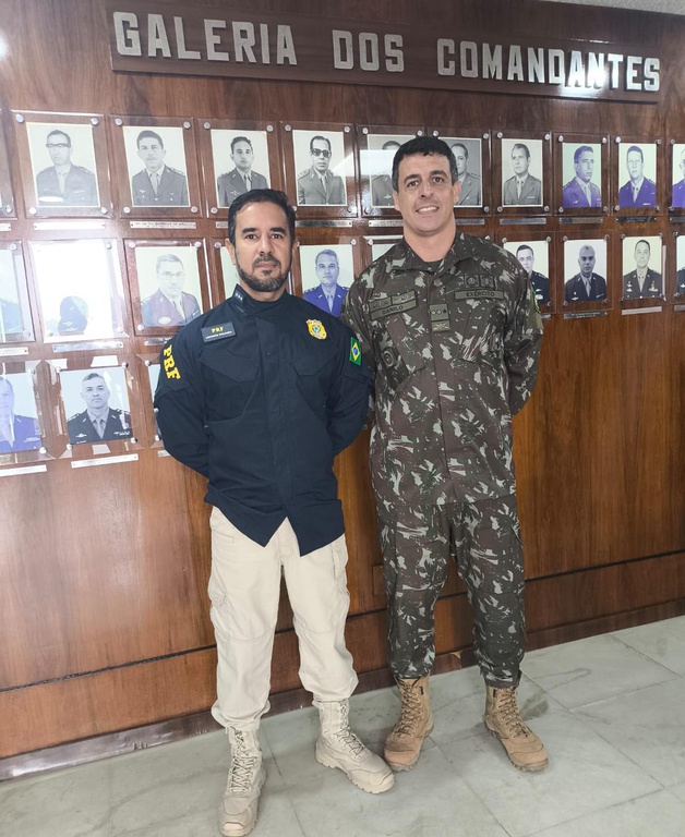 PRF realiza visita institucional ao 71⁰ BIMtz em Garanhuns