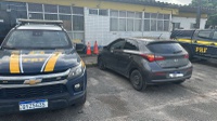 PRF recupera carro roubado no Recife