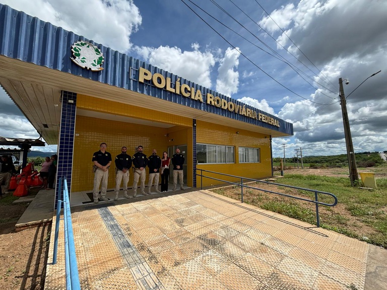 Superintendente da PRF-PE participa de reunião com efetivo em Serra Talhada