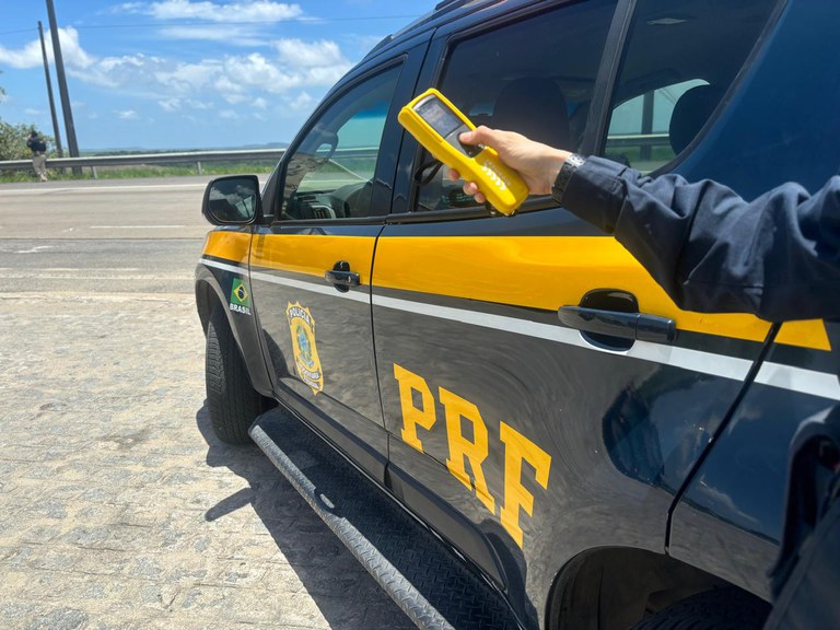 PRF flagra dois condutores sob efeito de álcool em Arcoverde