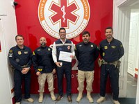 PRF homenageia coordenador do SAMU pela parceria no Recife