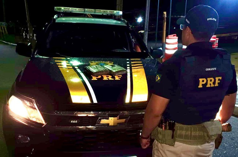 Passageira de ônibus é detida com 2 Kg de "supermaconha" em Serra Talhada