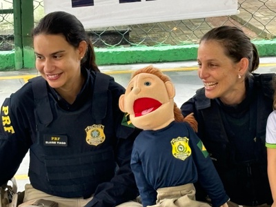 Ação educativa Maio Laranja