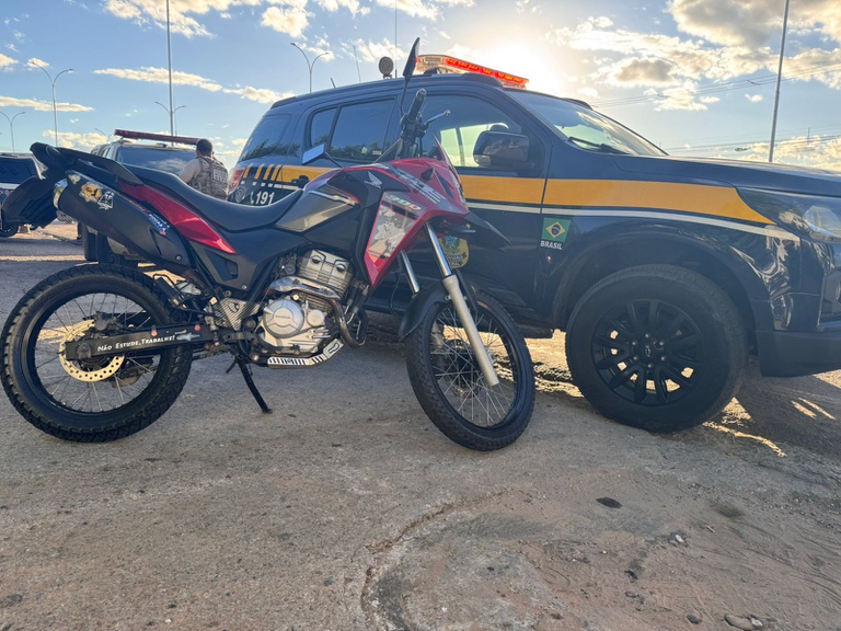 Motocicleta roubada no Recife é recuperada pela PRF em Petrolina
