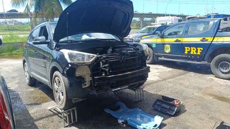 PRF detém homem com carro roubado no Recife