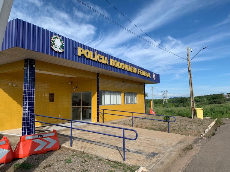 PRF detém motorista após fuga em alta velocidade no Sertão de Pernambuco