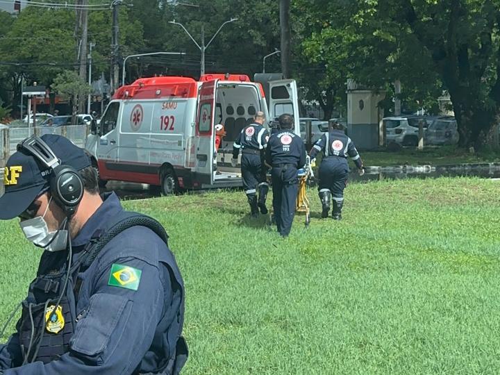 PRF e SAMU Recife realizam resgate aeromédico de vítima de colisão em Carpina