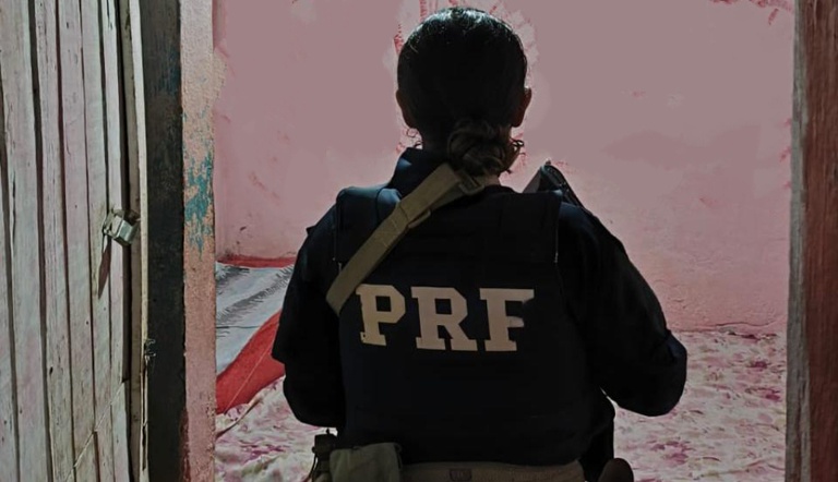 PRF identifica adolescente em situação de exploração sexual durante fiscalização na BR-407, na Bahia