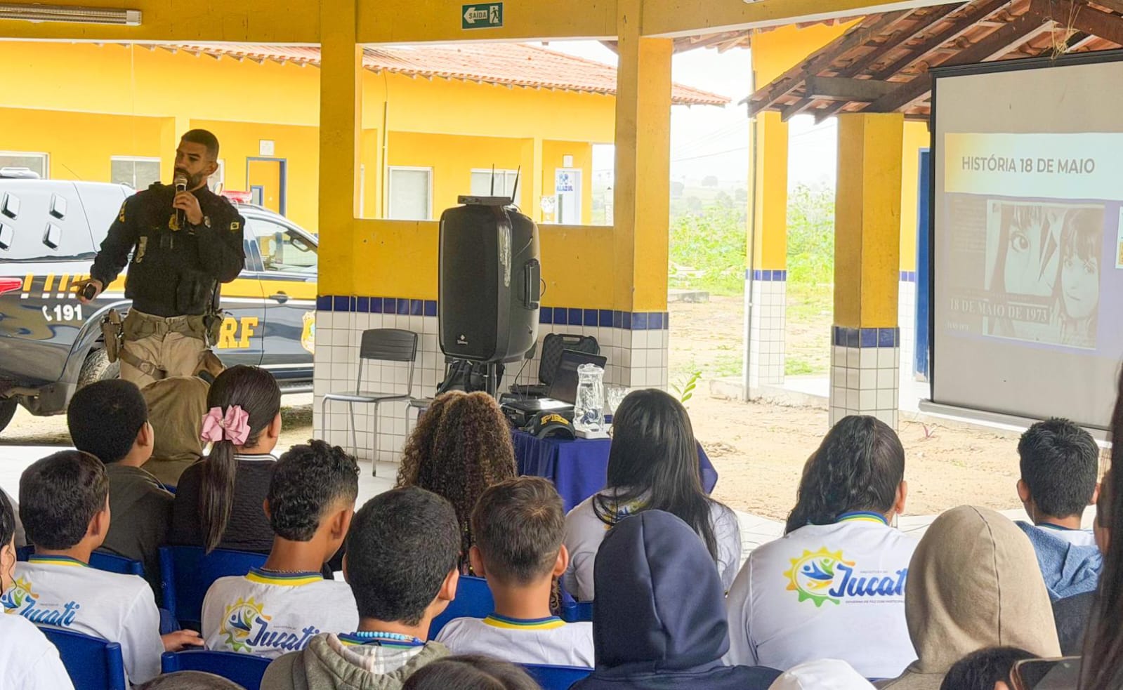 PRF realiza palestra do Maio Laranja em Jucati