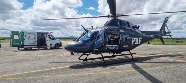 Criança de 3 anos é resgatada de helicóptero pela PRF e SAMU entre Caruaru e Recife