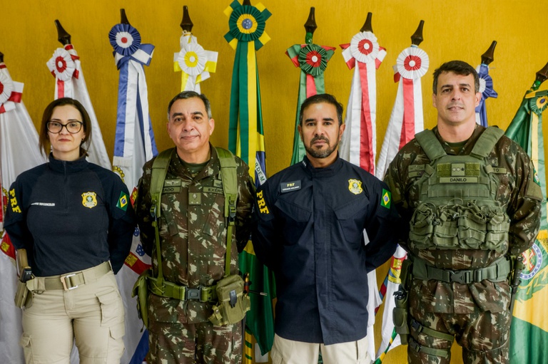 PRF é homenageada em aniversário do 71º BI Mtz em Garanhuns