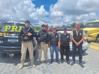 PRF e Procon realizam vistoria em postos de combustíveis no Recife