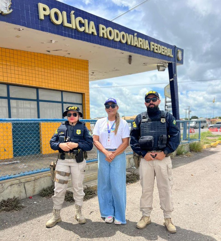 PRF e Secretaria da Mulher realizam ação de enfrentamento à violência contra a mulher em Salgueiro