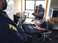 Operação investiga golpe em oferta de vacina no Recife e Muro Alto