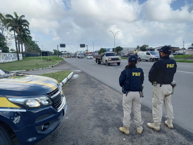 Com sinais de desorientação, idosa é resgatada pela PRF na Zona Oeste do Recife