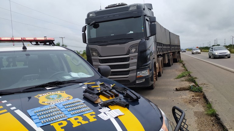 PRF detém motorista com arma, munições e rebites em Petrolina