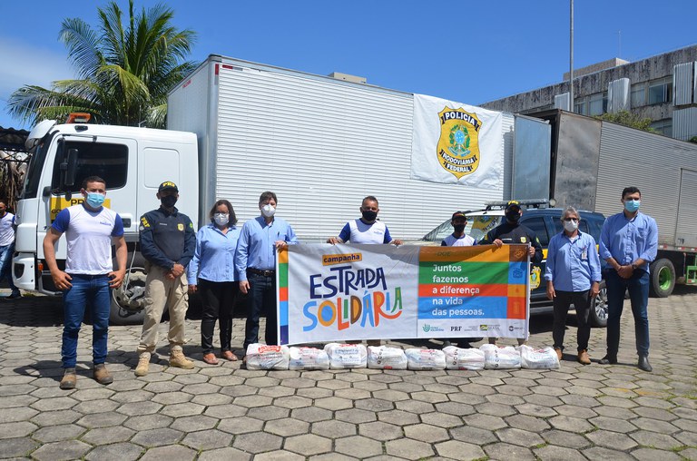 Campanha Estrada Solidária da PRF arrecada mais de 60 toneladas de alimentos em Pernambuco