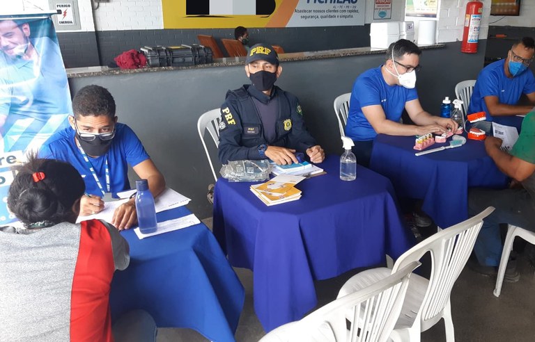 PRF e Sest-Senat alertam motoristas sobre o risco de álcool e outras drogas em Jaboatão dos Guararapes