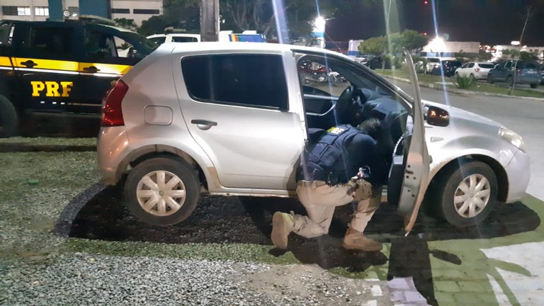 Rota Brasil II: PRF detém 16 pessoas e recolhe 65 veículos irregulares em Pernambuco