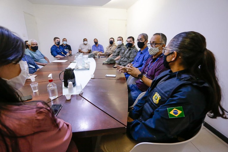 PRF participa de reunião sobre projeto de segurança em Serra Talhada