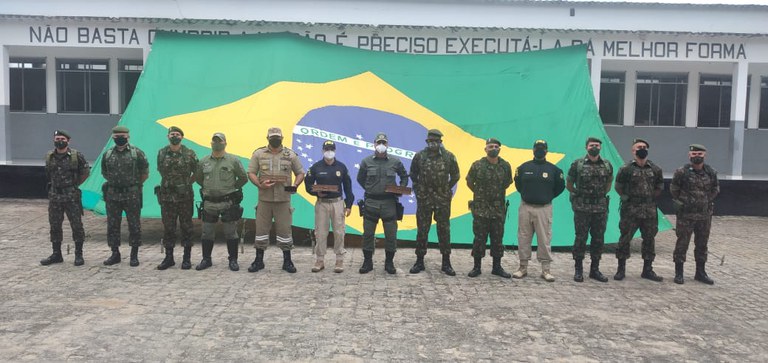 PRF participa de visita ao 71º BIMtz em Garanhuns