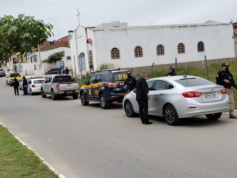 PRF realiza escolta dos ministros do Turismo e da Cidadania em Caruaru