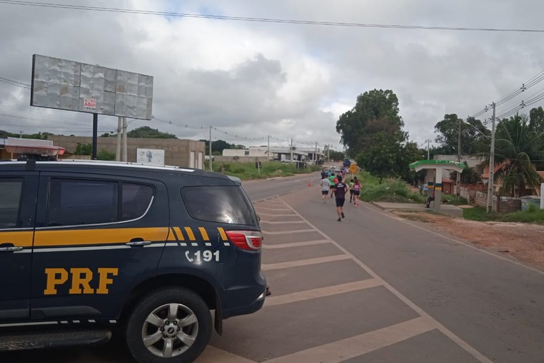 PRF realiza segurança viária durante Corrida do Trabalhador de Araripina