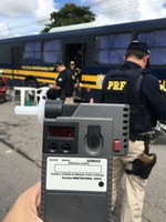 PRF detém motorista com sinais de embriaguez na BR 116, em Cabrobó
