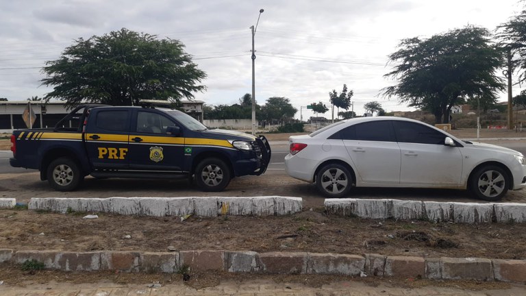 Veiculo Roubado Sertânia (2).jpeg