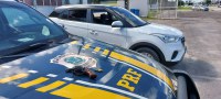 PRF recupera veículo em fuga logo após ser tomado de assalto no Recife