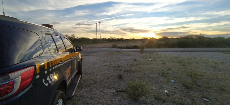 PRF resgata homem com transtorno mental na BR 428, em Cabrobó