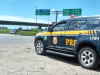 Caminhonete furtada é recuperada pela PRF no Curado