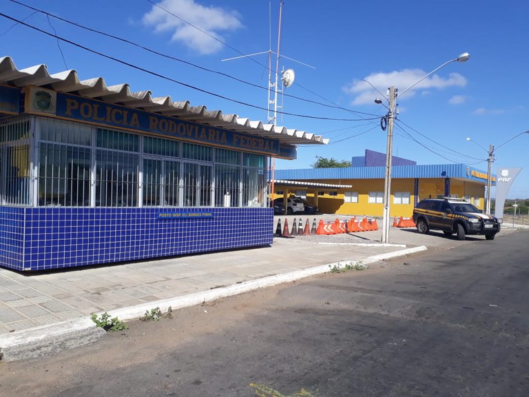 Motorista é detido pela PRF com documento falsificado em Serra Talhada