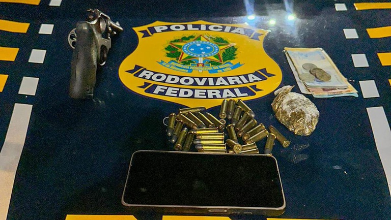 PRF detém condutor alcoolizado e com arma de fogo em Salgueiro