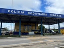 Condutor desobedeceu ordem de parada, realizou manobras perigosas e tentou atingir motocicleta policial durante fuga