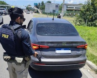 PRF recupera veículo com registro de furto na BR-101, no Recife