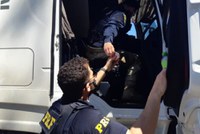 Em Piripiri/PI: PRF autua caminhoneiro portando anfetaminas para consumo na BR 343