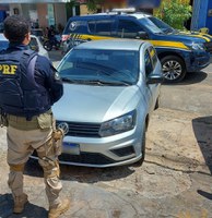 PRF em Floriano recupera veículo objeto de estelionato