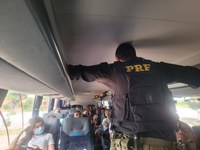 PRF promove ação educativa no Terminal Rodoviário Petrônio Portela nesta quinta-feira (21)