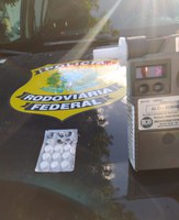 Homem embriagado é preso pela PRF realizando ultrapassagem indevida na BR 135