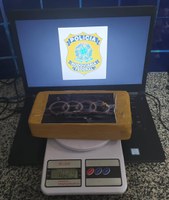 Floriano/PI: Durante fiscalizarão a ônibus, PRF encontra cocaína na cabine do motorista