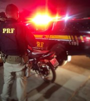 PRF apreende motocicleta adulterada e prende homem por adulteração de veículo em Picos (PI)