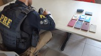 Integrantes de organização criminosa especializada em comércio ilegal de celulares furtados e roubados são presos pela PRF em Teresina